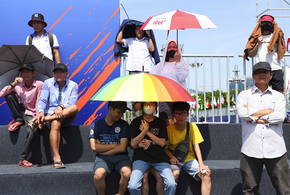 Bất ngờ với màn cầu hôn từ VĐV Hy Lạp với bạn gái tại Giải Teqball thế giới 2024 - ảnh 2