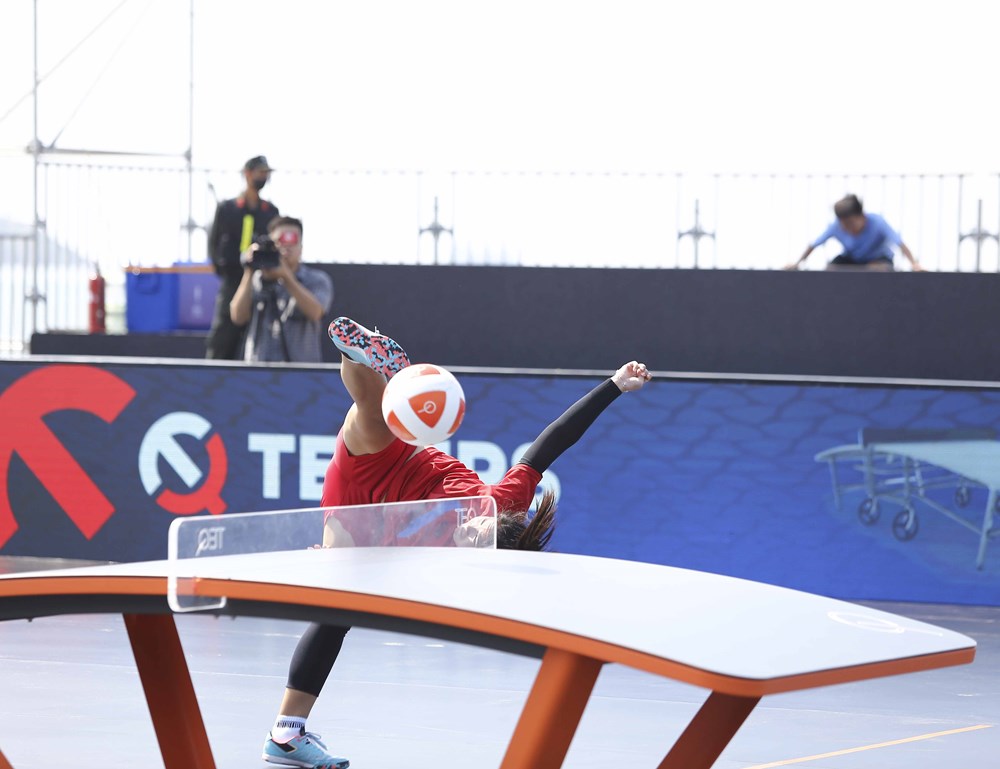 Bất ngờ với màn cầu hôn từ VĐV Hy Lạp với bạn gái tại Giải Teqball thế giới 2024 - ảnh 3