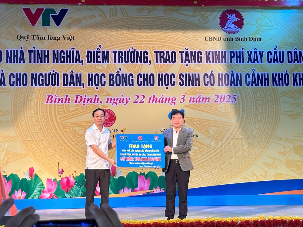 Quỹ tấm lòng Việt bàn giao nhà tình nghĩa, điểm trường tại Bình Định - ảnh 3