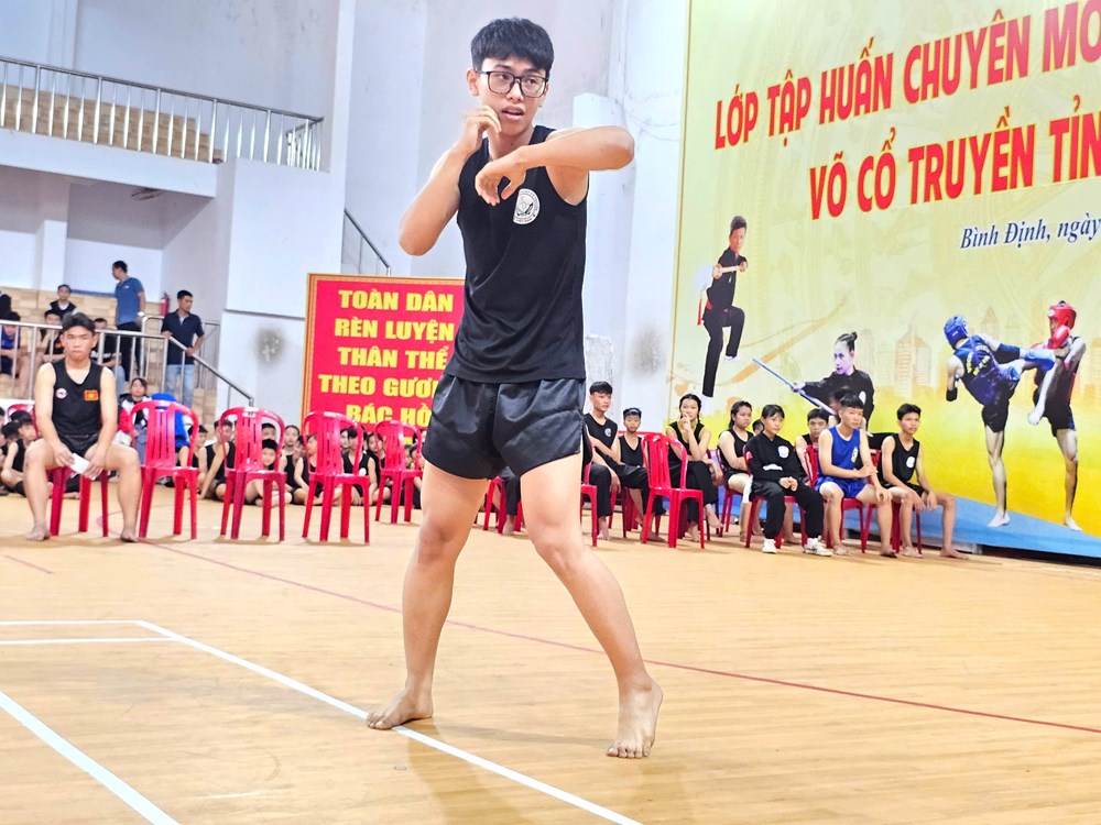 Gần 200 võ sinh thi nâng đai Võ cổ truyền Bình Định - ảnh 3