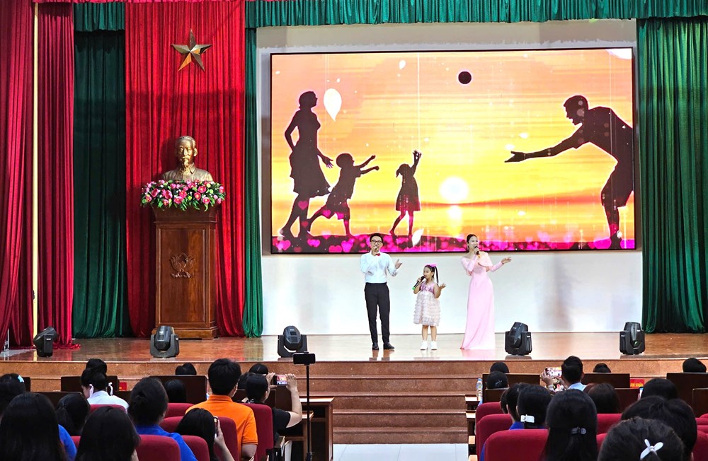 Thanh niên tìm hiểu về công tác gia đình - ảnh 1