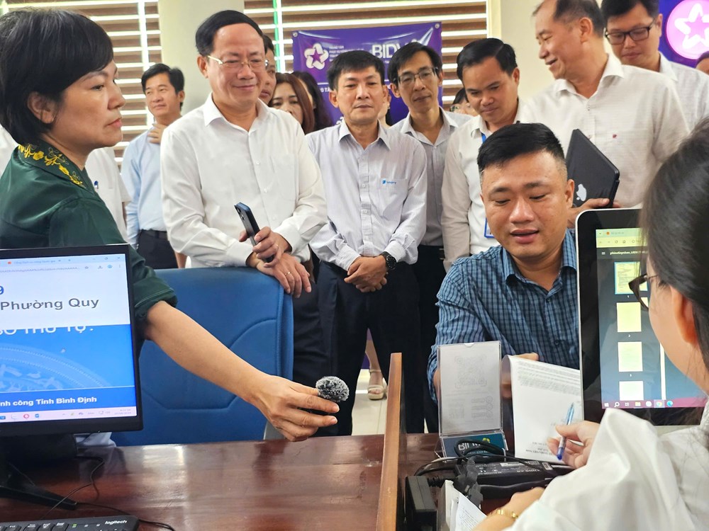 Bình Định ngày đầu tiên chạy thử chính quyền hai cấp - ảnh 1
