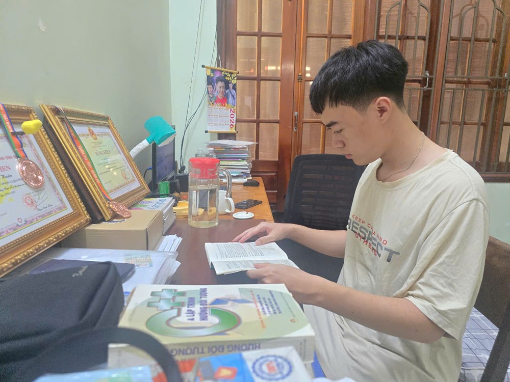 Những thủ khoa đạt điểm 10 và bí quyết thành công - ảnh 2