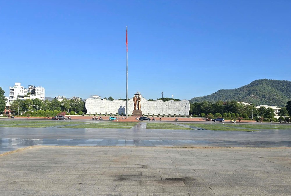 Hơn 5.000 người hưởng ứng đi bộ “Một tỉ bước chân tiến vào kỷ nguyên mới” - ảnh 1