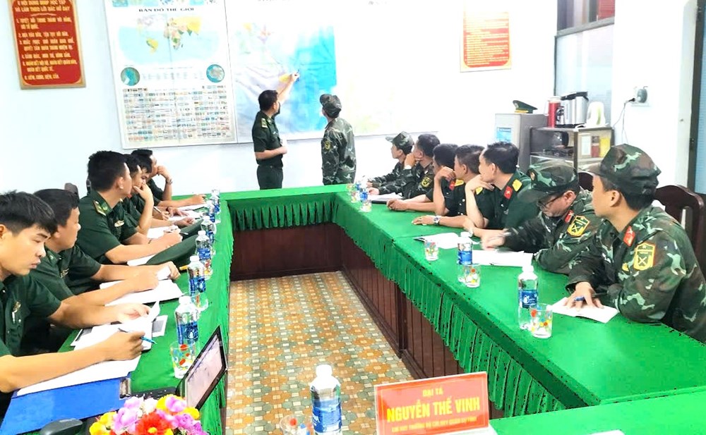 Gia Lai: Nỗ lực tìm kiếm 8 thuyền viên mất liên lạc trên biển - ảnh 3