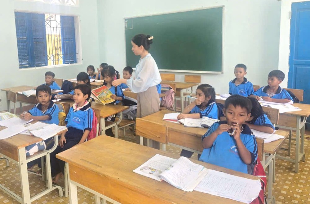 Gia Lai cho học sinh nghỉ học để ứng phó bão Kalmaegi - ảnh 1