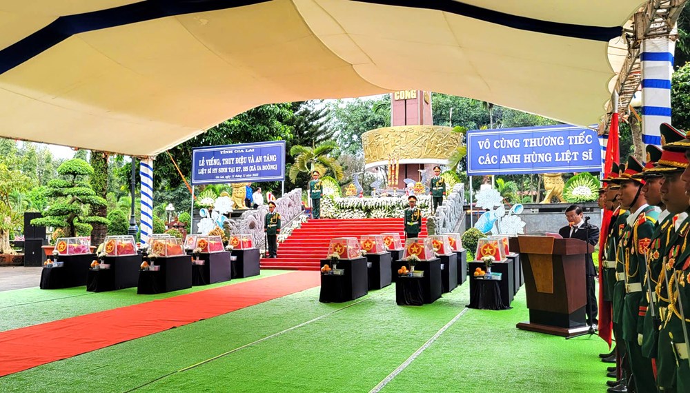 Gia Lai truy điệu, an táng 18 liệt sĩ  - ảnh 4
