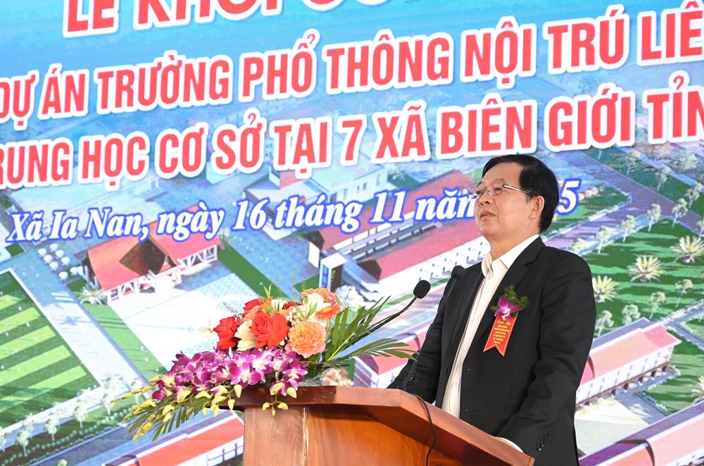Phó Thủ tướng Hồ Quốc Dũng: Xây dựng trường học biên giới là điểm tựa tinh thần, biểu tượng văn hóa - ảnh 5