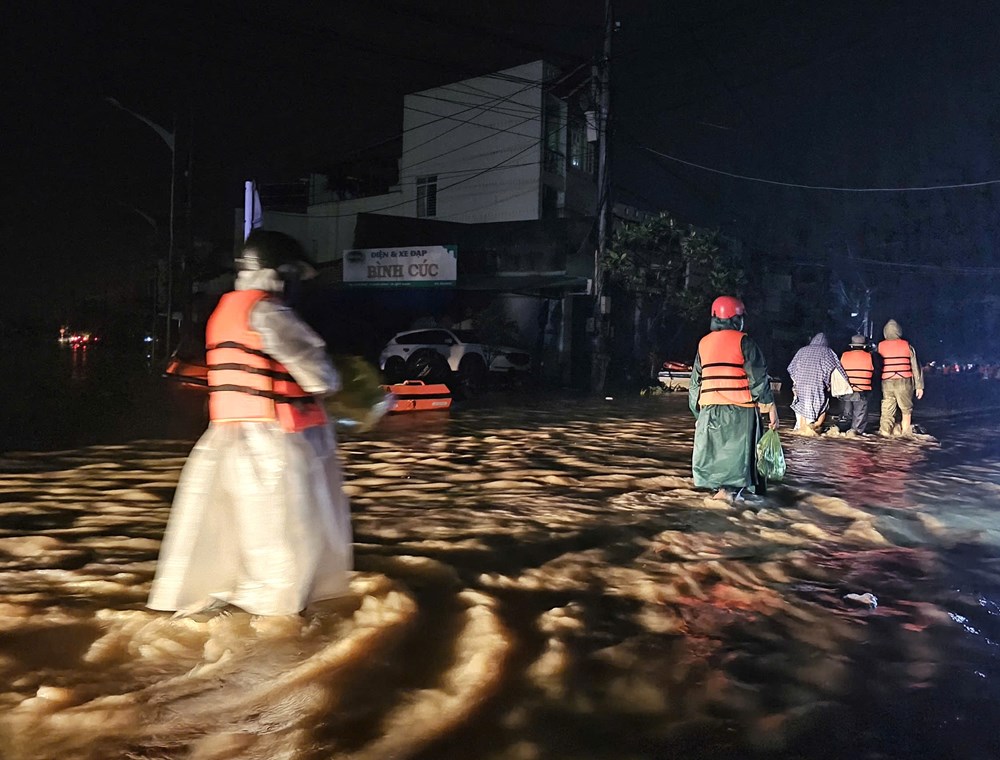  Gia Lai quyết dời dân, tiếp tế lương thực khẩn trương trong đêm - ảnh 2
