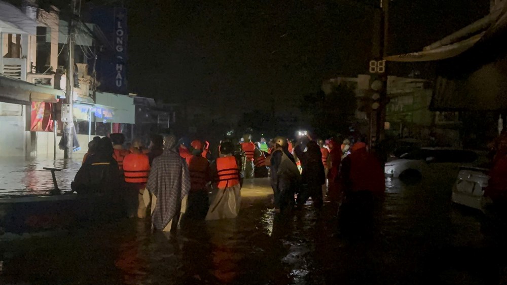  Gia Lai quyết dời dân, tiếp tế lương thực khẩn trương trong đêm - ảnh 1