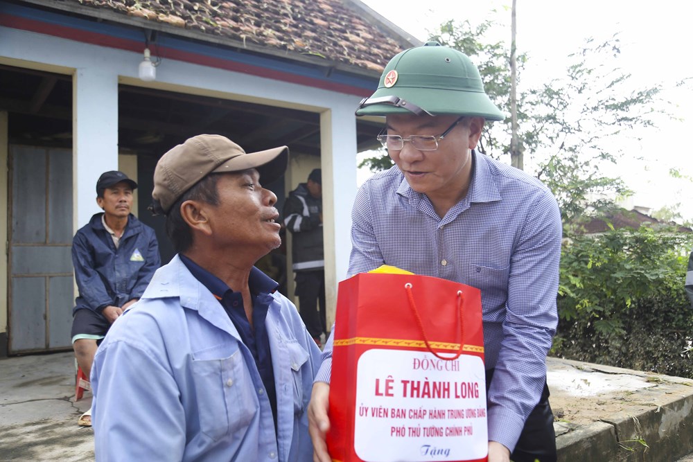 Phó Thủ tướng Lê Thành Long kiểm tra công tác khắc phục mưa lũ tại Gia Lai - ảnh 4