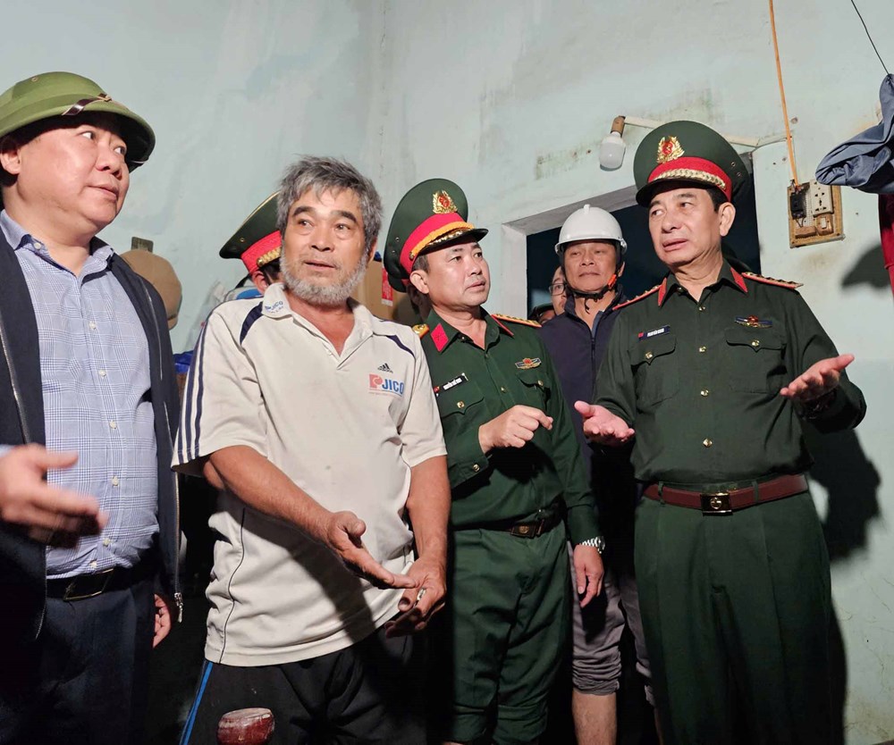 Đại tướng Phan Văn Giang thăm, tặng quà người dân vùng “rốn lũ” ở Gia Lai - ảnh 4