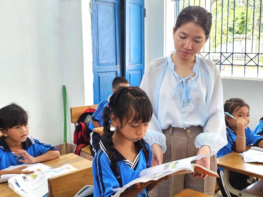 Thắp sáng những lớp học vùng sâu Canh Tiến - ảnh 4