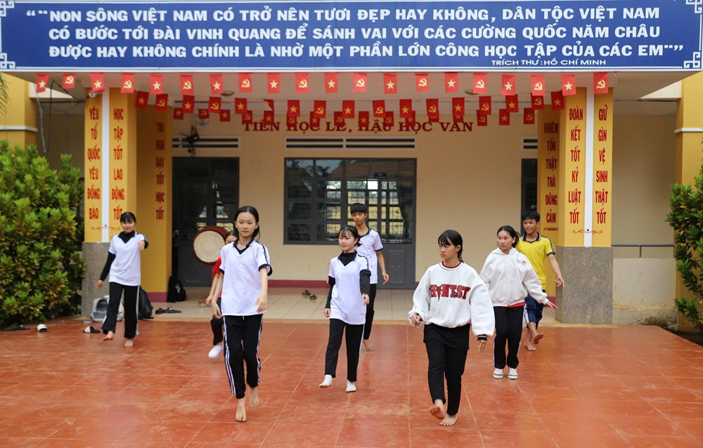 Giáo dục vùng dân tộc thiểu số ở Gia Lai nâng cao nhờ vào các chính sách - ảnh 2