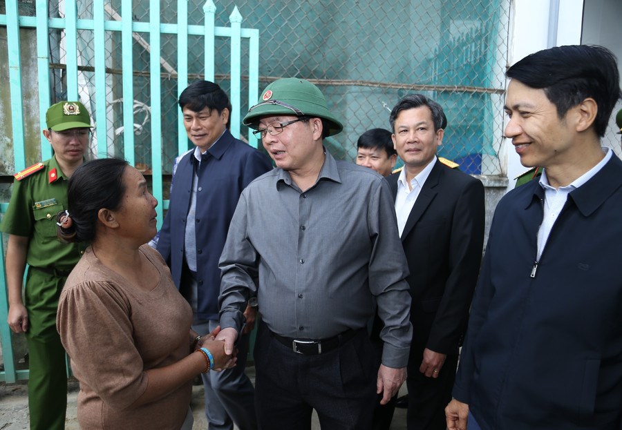 Phó Thủ tướng Hồ Quốc Dũng: Cần thần tốc, dứt điểm xây, sửa nhà cho dân vùng bão lũ Gia Lai trước Tết - ảnh 5