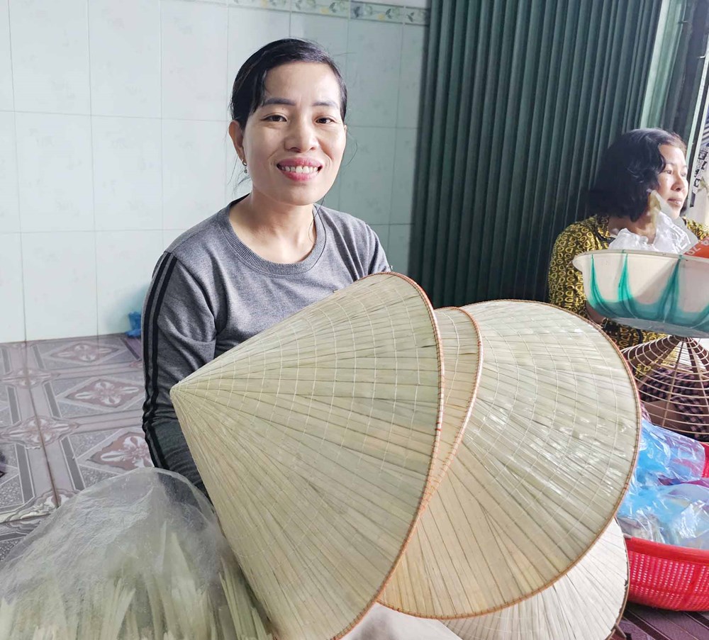 Mở hướng để làng nghề nón lá Gò Găng tồn tại và phát triển - ảnh 2