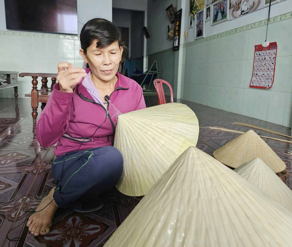 Mở hướng để làng nghề nón lá Gò Găng tồn tại và phát triển - ảnh 3