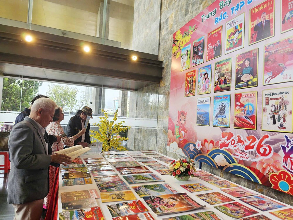 Trưng bày 300 ấn phẩm trong Hội Báo Xuân tỉnh Gia Lai - ảnh 4