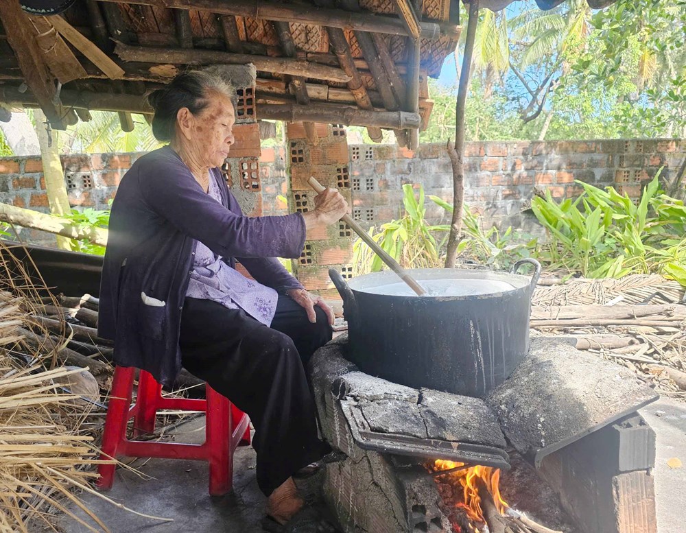 Giữ gìn hồn quê với nghề bún mì số 8 - ảnh 2