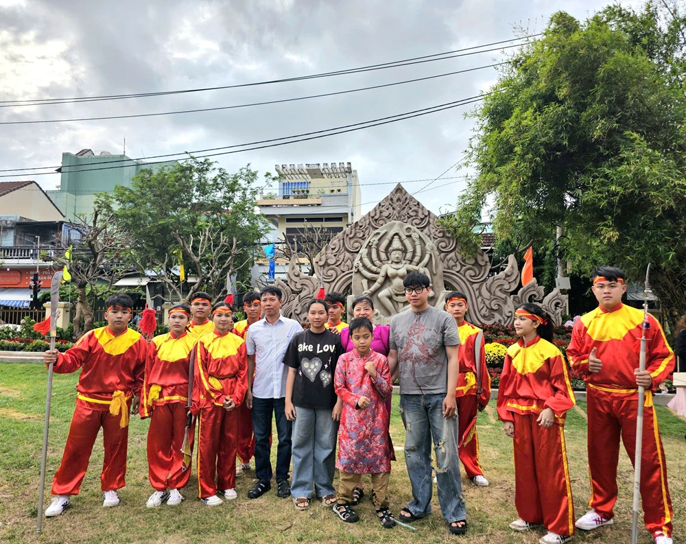 Hút khách bằng chương trình “Xuân về trên Tháp cổ” - ảnh 3