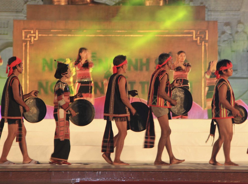 Để không gian văn hóa cồng chiêng “đại ngàn chạm biển xanh” - ảnh 3