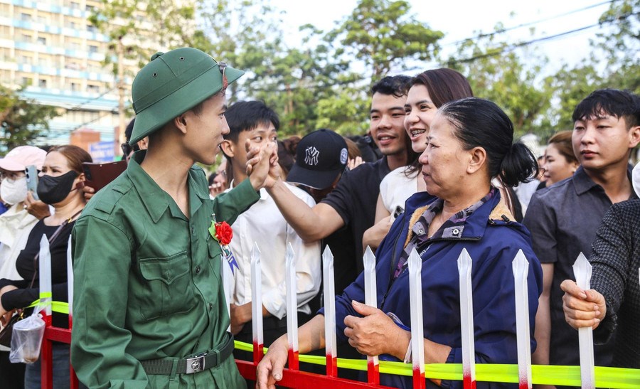 Gần 5.700 thanh niên ưu tú tỉnh Gia Lai đồng loạt lên đường nhập ngũ - ảnh 4