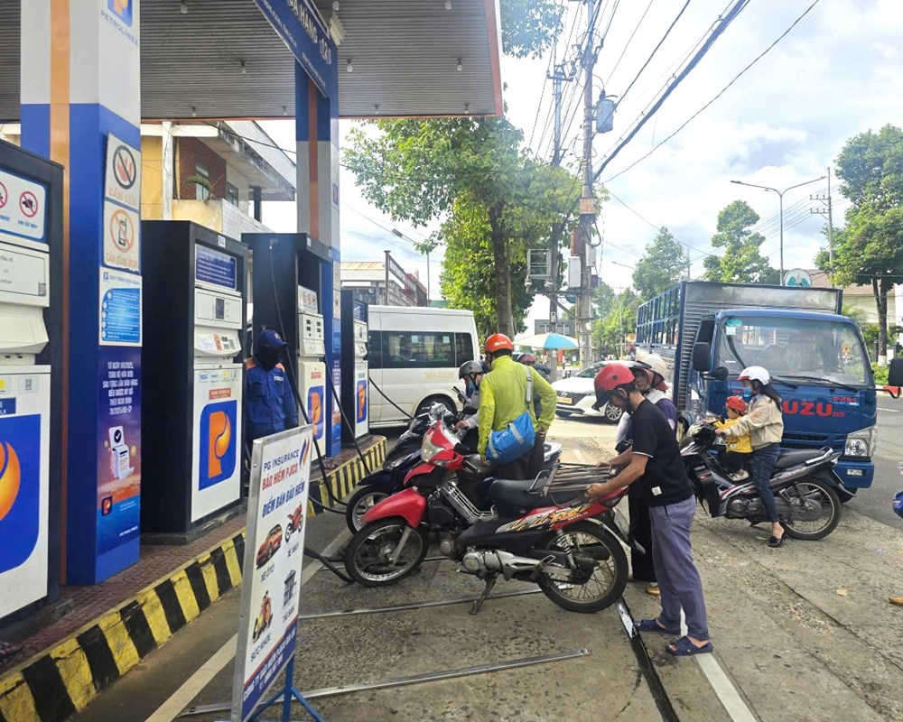 Mùa tưới cà phê, nông dân gặp khó vì quy định bán xăng dầu - ảnh 2