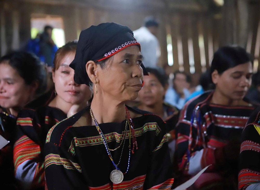 Đồng bào ở làng “biệt lập” Gia Lai hào hứng bầu cử sớm - ảnh 3