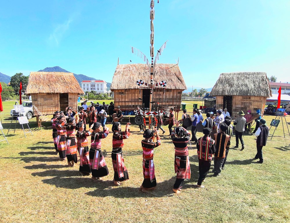 Khai thác “mỏ vàng” rừng, biển: Tạo cực tăng trưởng cho du lịch Gia Lai - ảnh 3