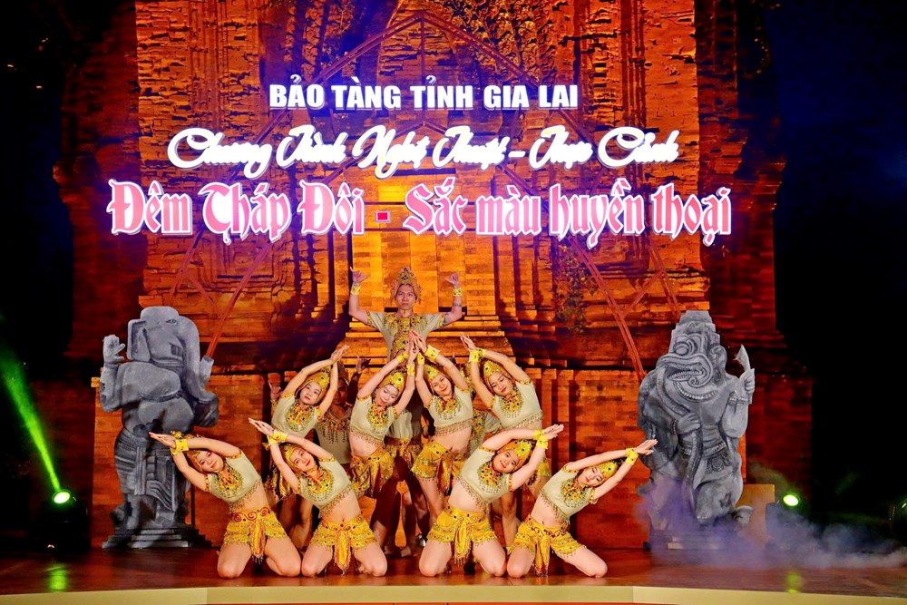 Hút khách bằng chương trình nghệ thuật thực cảnh tại di tích quốc gia Tháp Đôi - ảnh 1