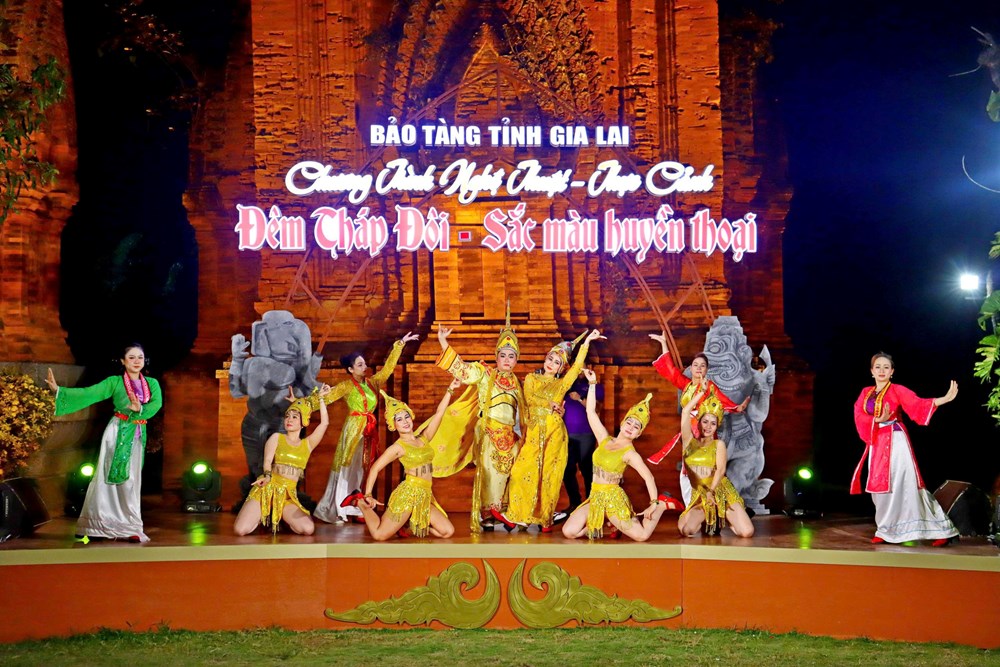 Hút khách bằng chương trình nghệ thuật thực cảnh tại di tích quốc gia Tháp Đôi - ảnh 2