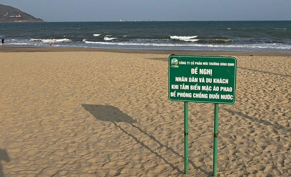 Gia Lai siết chặt an toàn tại các bãi tắm và khu du lịch biển đảo - ảnh 1