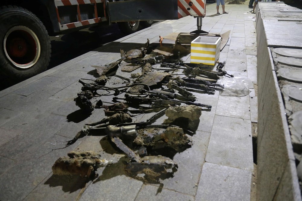 Thấy gì những hiện vật, vũ khí trong xe tăng trục vớt ở biển Quy Nhơn? - ảnh 4