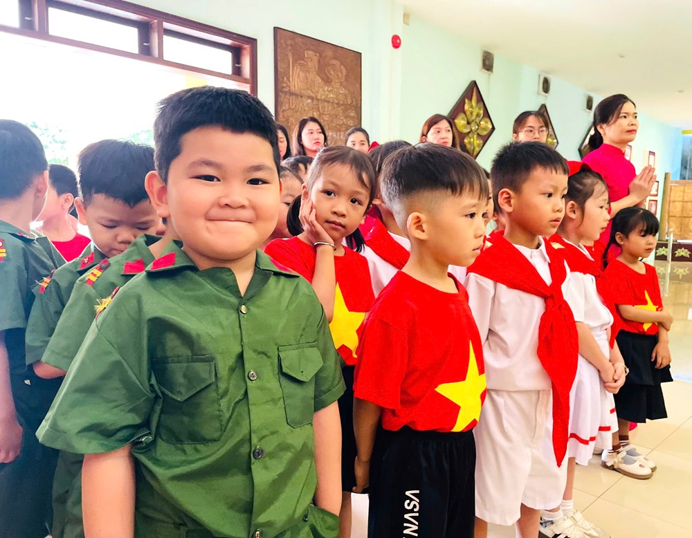 Nhiều thế hệ người dân Gia Lai tìm đến bảo tàng, thành kính nhớ Bác - ảnh 3