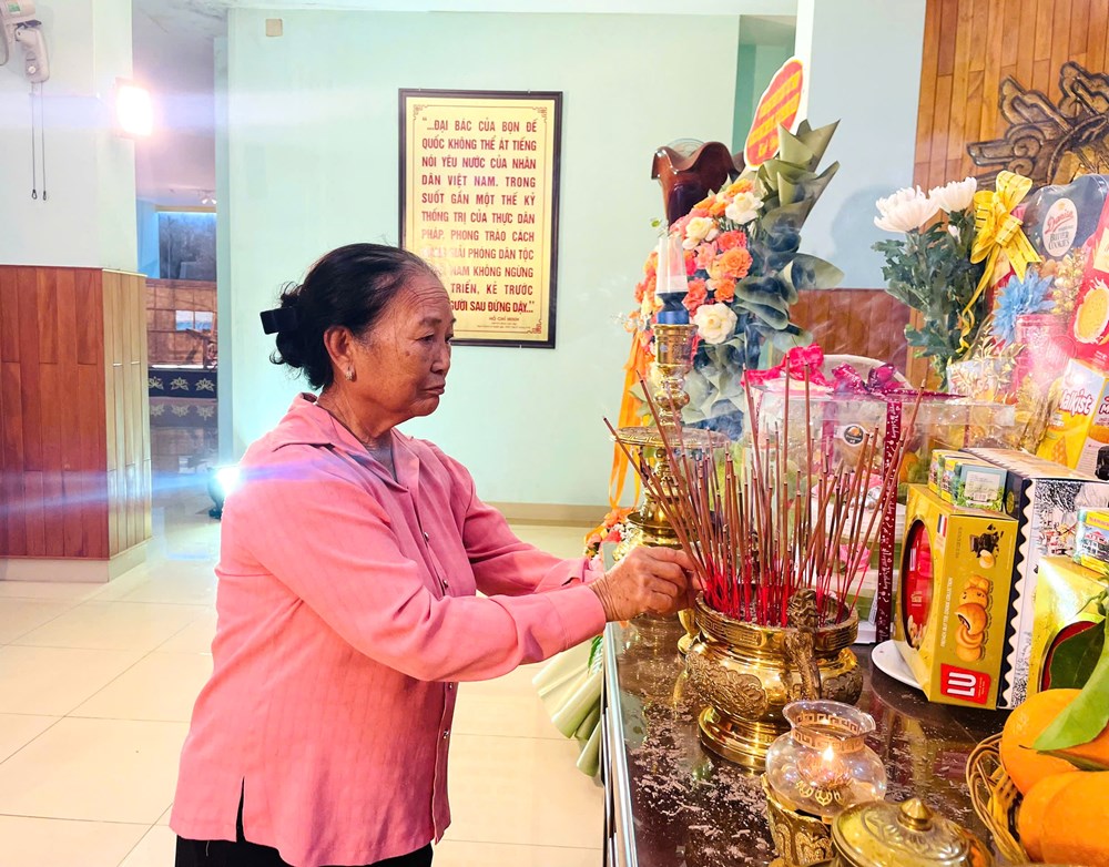 Nhiều thế hệ người dân Gia Lai tìm đến bảo tàng, thành kính nhớ Bác - ảnh 5
