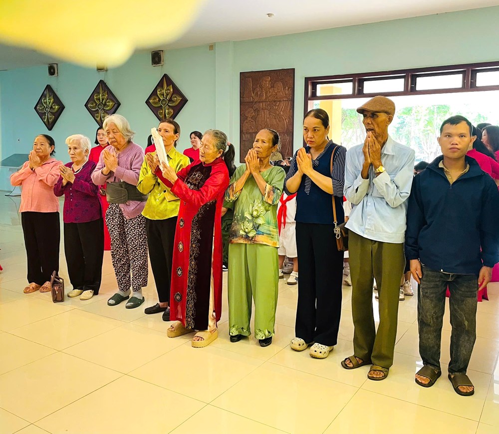 Nhiều thế hệ người dân Gia Lai tìm đến bảo tàng, thành kính nhớ Bác - ảnh 4
