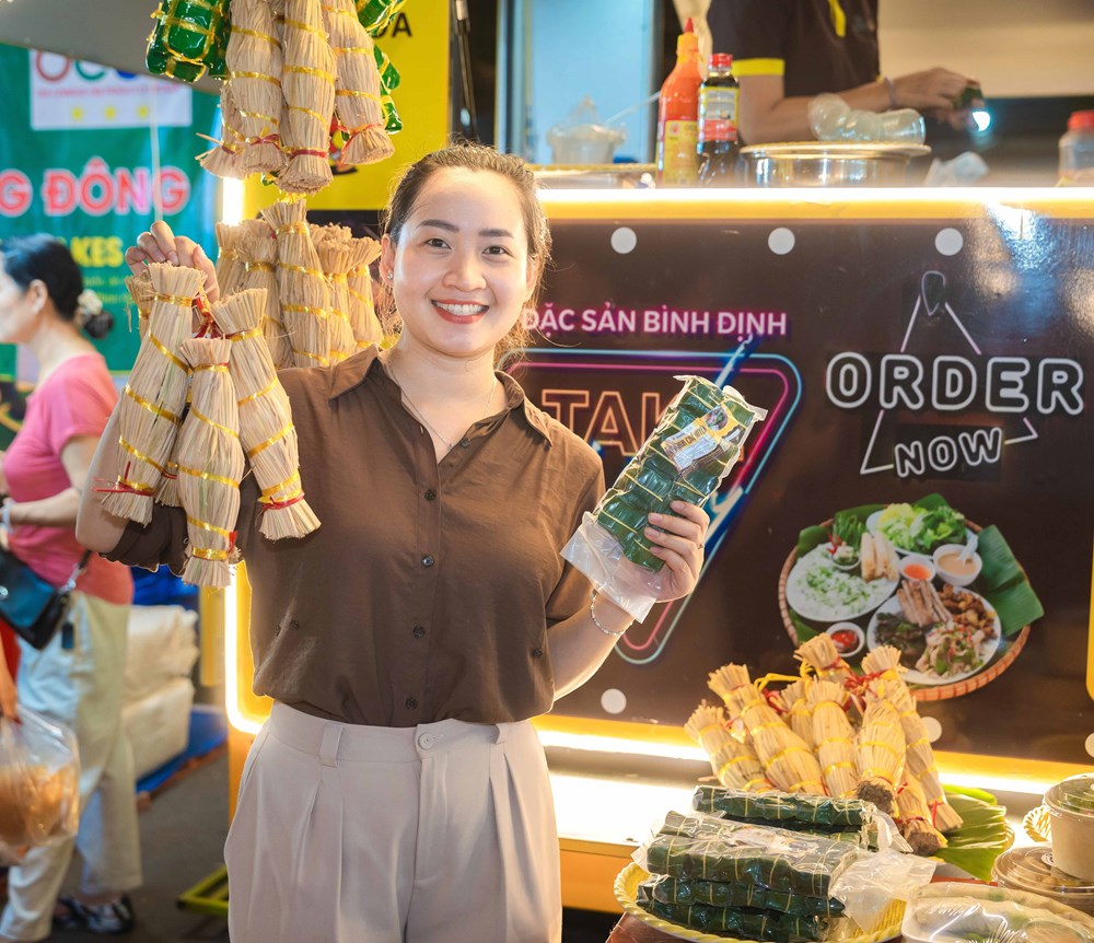 Biển Quy Nhơn hút khách bằng liên hoan diều, chương trình ẩm thực - ảnh 5