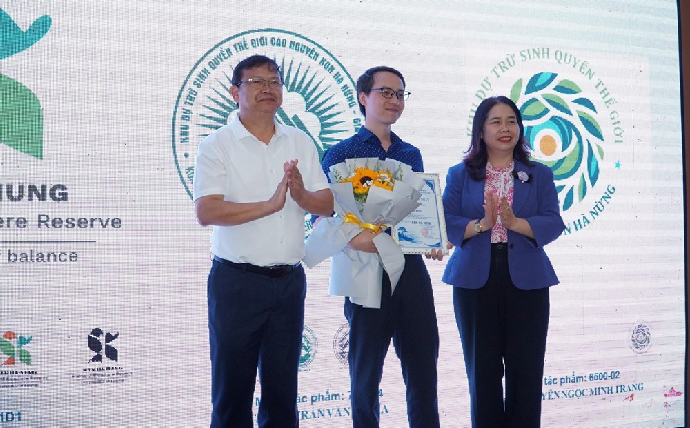 Gia Lai trao giải biểu trưng về Khu Dự trữ sinh quyển thế giới Cao nguyên Kon Hà Nừng - ảnh 1