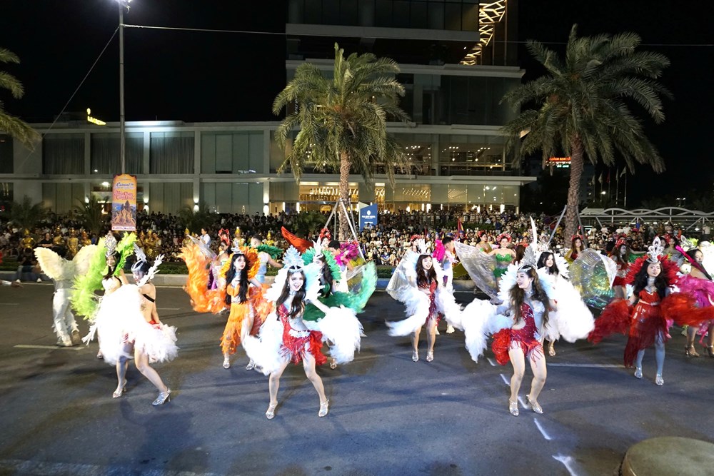 Phố biển Gia Lai hút khách bằng chương trình Carnival đường phố - ảnh 1