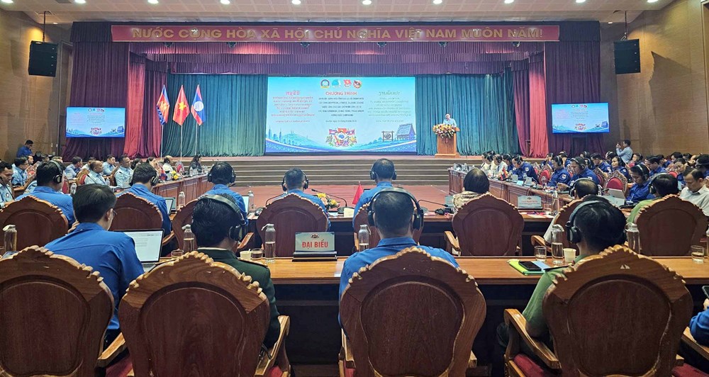 Thắt chặt tình đoàn kết thanh niên Việt Nam - Lào - Campuchia - ảnh 1