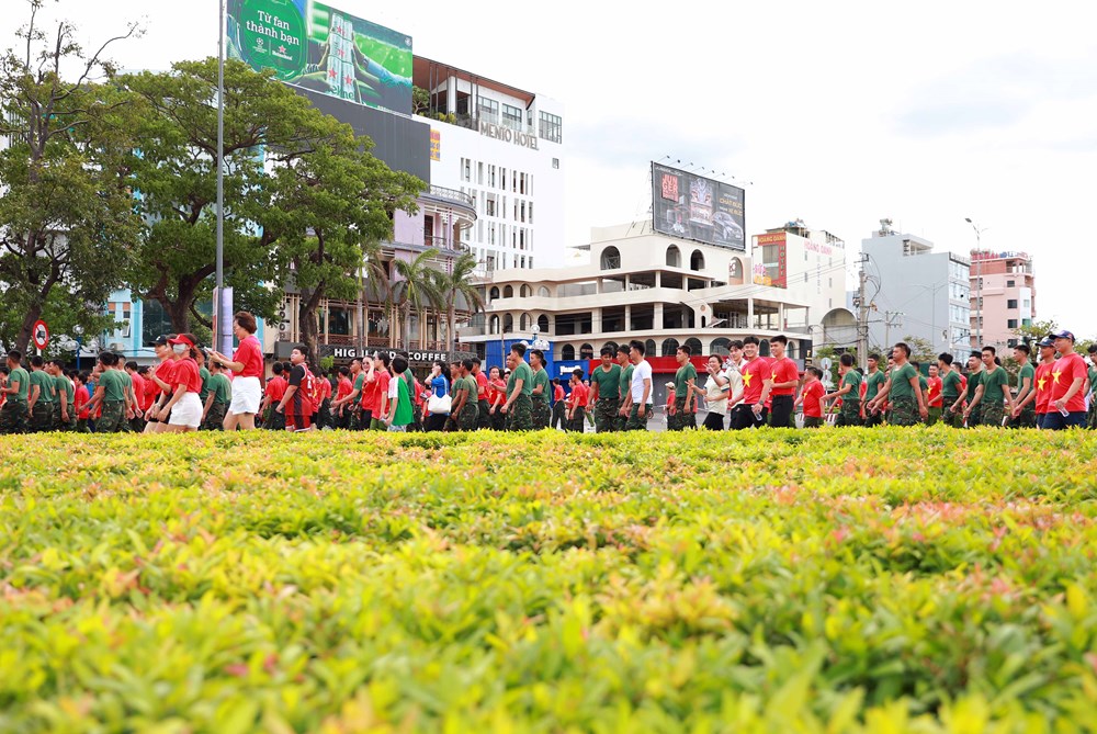 Cùng Việt Nam tiến bước: Hơn 37 triệu bước chân người Gia Lai tham gia đi bộ hưởng ứng - ảnh 5