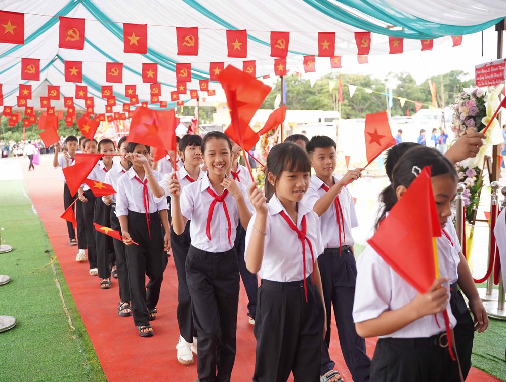 Hơn 734.000 học sinh Gia Lai nô nức bước vào năm học mới - ảnh 3