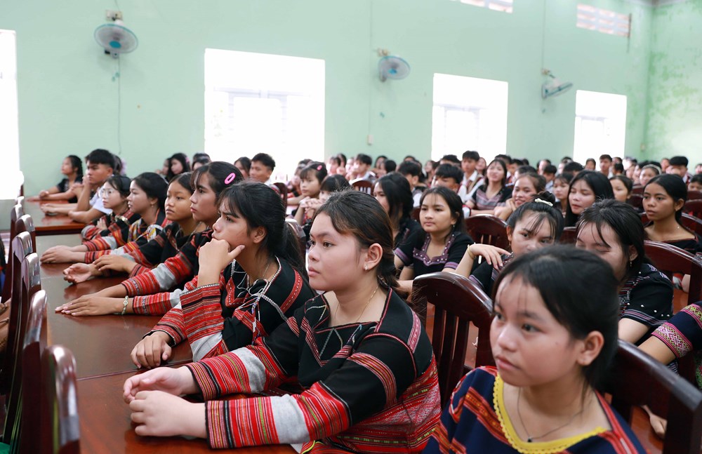 Hơn 734.000 học sinh Gia Lai nô nức bước vào năm học mới - ảnh 5
