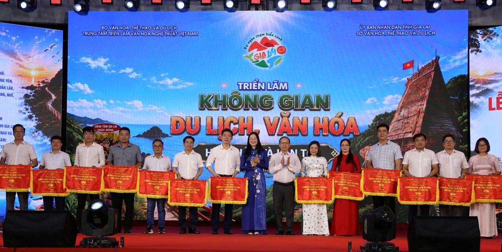 Khai mạc triển lãm “Không gian Du lịch, Văn hóa - Hội nhập và lan tỏa” - ảnh 2