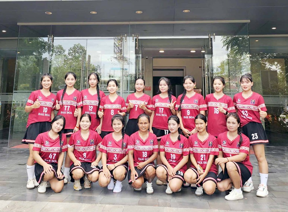 Chuyển giao đội bóng đá nữ Đăk Đoa sang CLB Hoàng Anh Gia Lai - ảnh 3