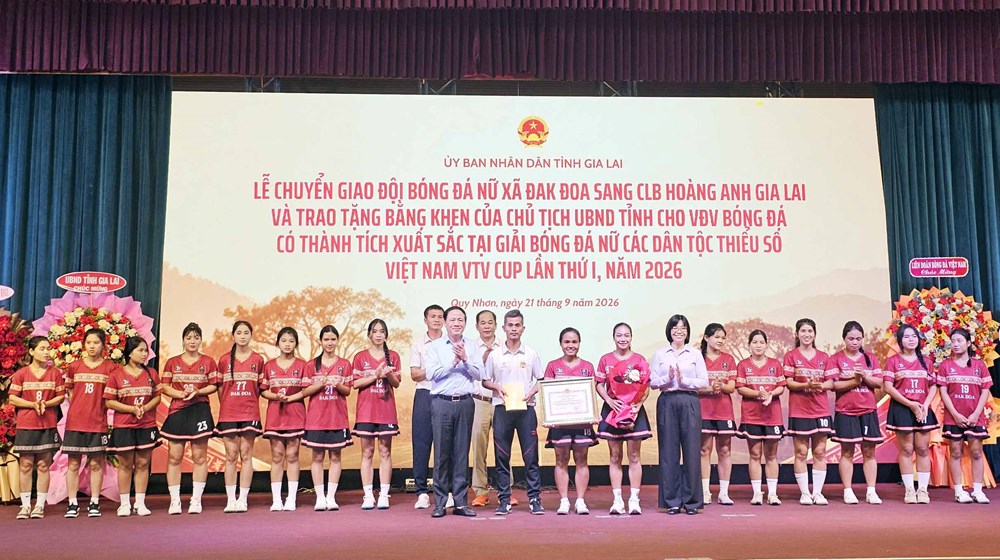 Chuyển giao đội bóng đá nữ Đăk Đoa sang CLB Hoàng Anh Gia Lai - ảnh 4