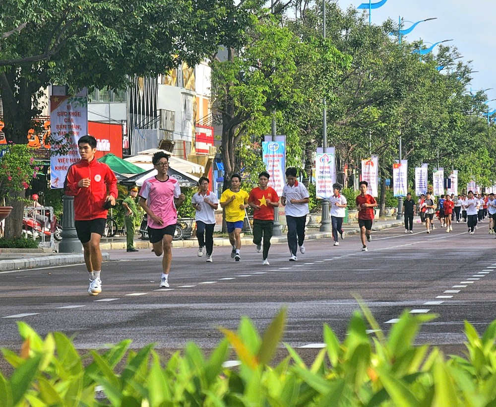 Gia Lai: Gần 3.000 người tham gia chạy bộ hưởng ứng vì một Việt Nam khỏe mạnh, phồn vinh - ảnh 3
