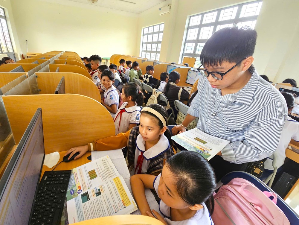 Gia Lai siết chặt quản lý, cấm tuyệt đối thu tiền dạy thêm trong nhà trường - ảnh 1