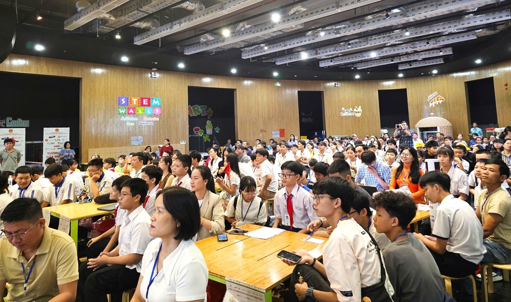 Gia Lai siết chặt quản lý, cấm tuyệt đối thu tiền dạy thêm trong nhà trường - ảnh 2