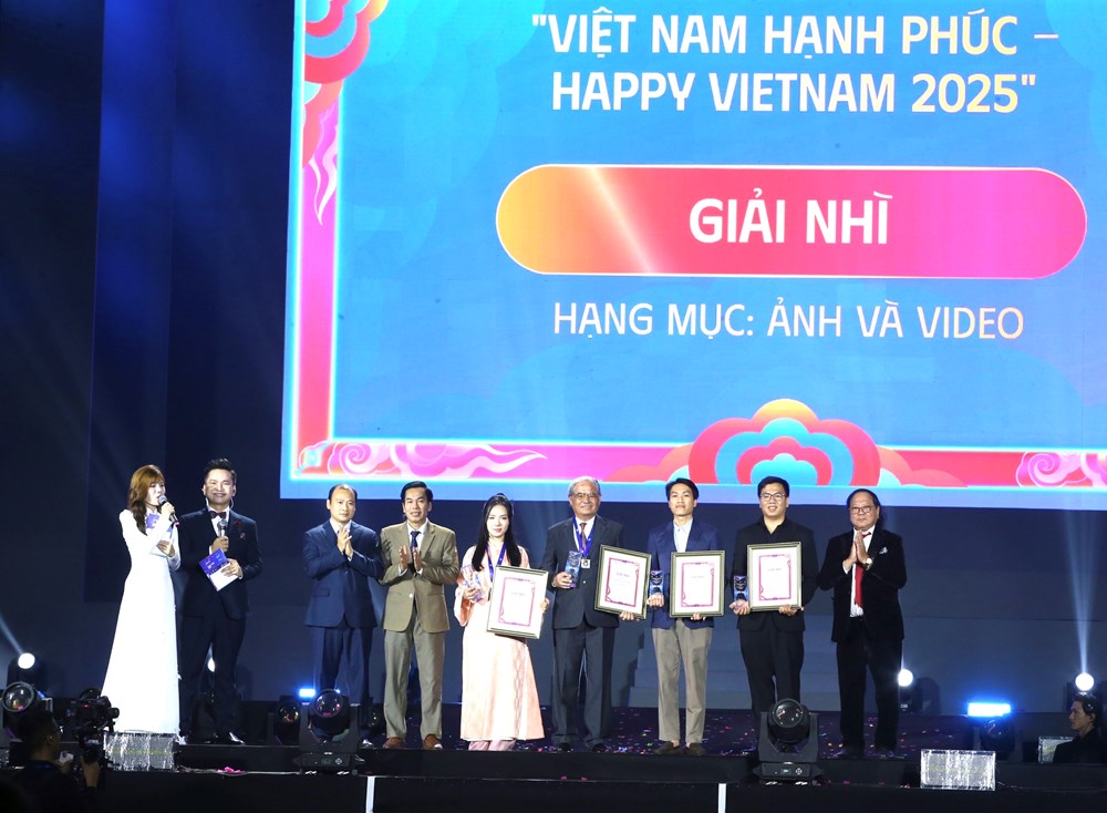 Bức tranh sinh động về một Việt Nam hạnh phúc, văn minh, giàu bản sắc - ảnh 3